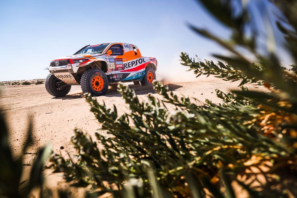 #235 Repsol Toyota Rally Team Toyota Hilux Overdrive: Isidre Esteve, Jose Maria Villalobos Valcarcel