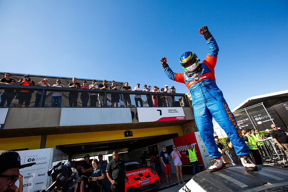 Urubatan Junior comemora