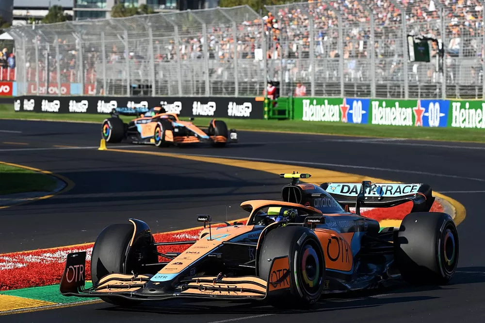 Lando Norris, McLaren MCL36, Daniel Ricciardo, McLaren MCL36