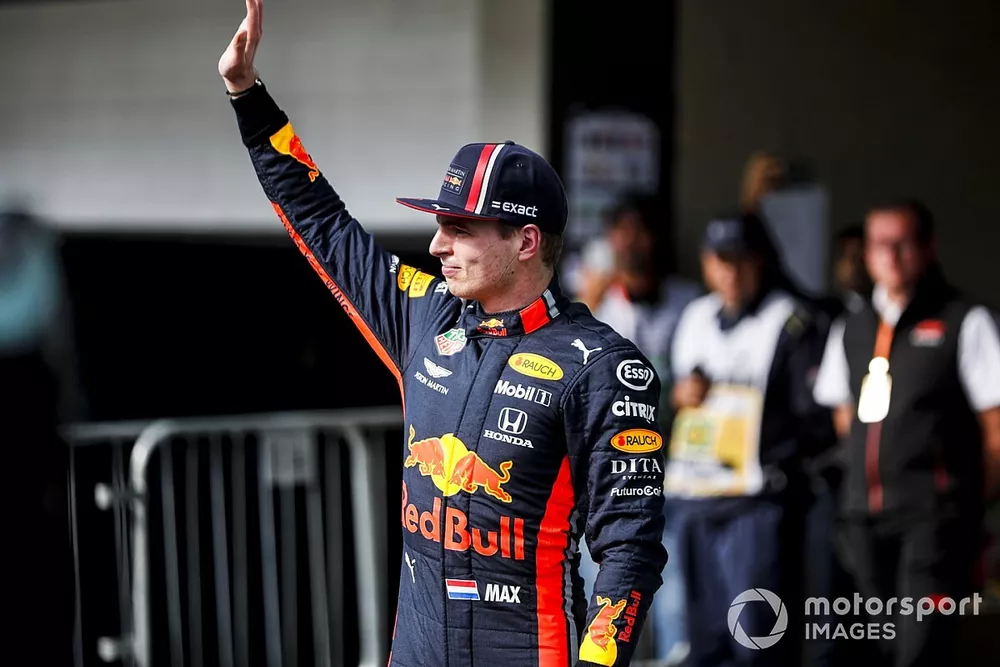 Ganador de la pole Max Verstappen, Red Bull Racing celebra