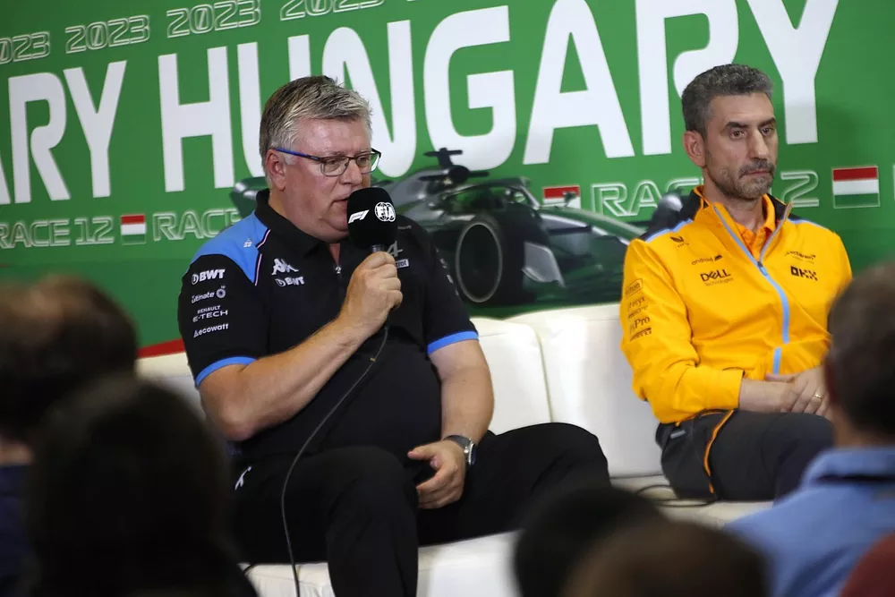 Otmar Szafnauer, Team Principal, Alpine F1 Team, Andrea Stella, Team Principal, McLaren, in the team principals Press Conference