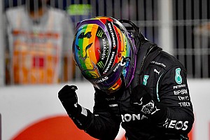 F1 ルイスハミルトン選手 2021 1/2 ヘルメット F1オフィシャルグッズストア EURO SPORTS公式通販