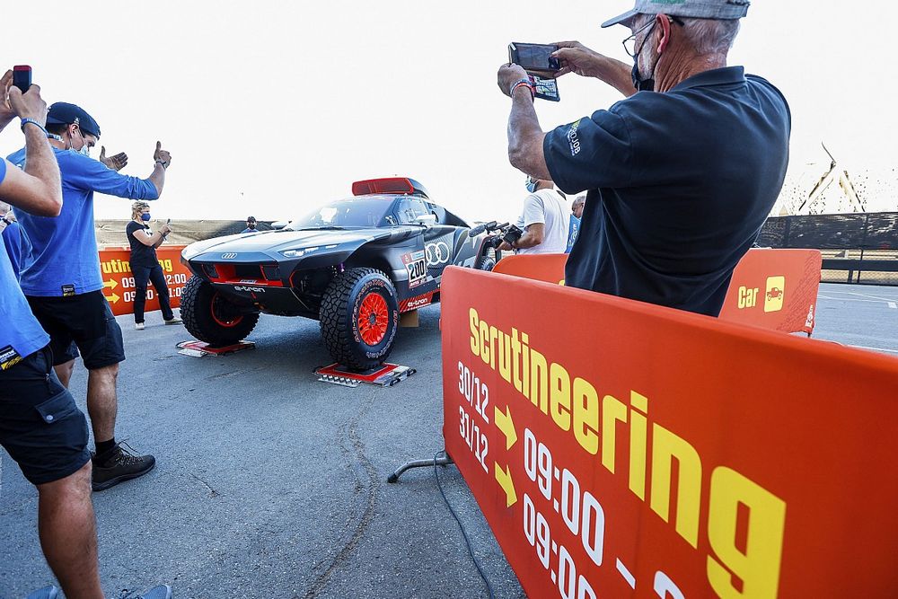 #200 Team Audi Sport Audi: Stéphane Peterhansel, Edouard Boulanger