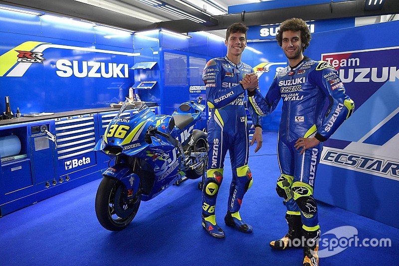 Galería: los pilotos de MotoGP lucen sus nuevos colores en el test de Valencia