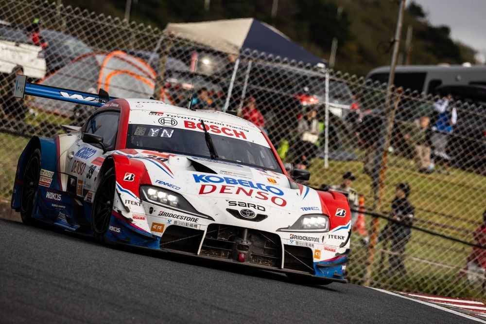 スパーク SGT162 デンソーコベルコ サード GRスープラ Spark (スパーク) 1/43 DENSO KOBELCO SARD GR Supra No.39 TGR TEAM