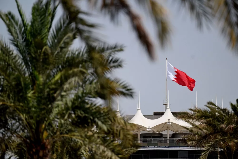 De vlag van Bahrein