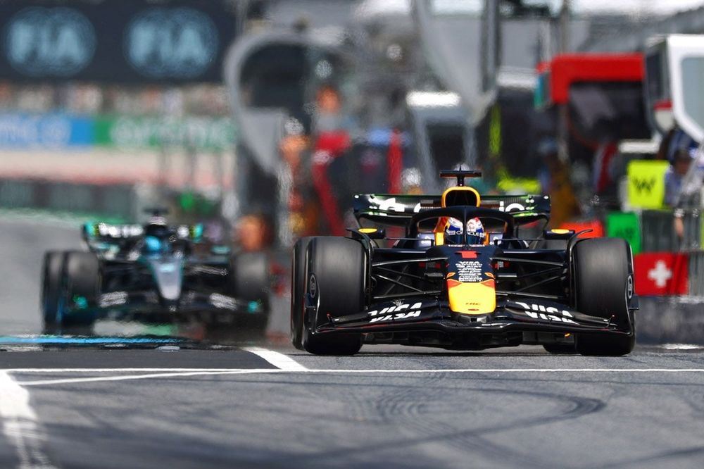 Max Verstappen, Red Bull Racing, George Russell, Mercedes