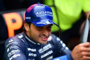 Steiner: En Ferrari debe haber arrepentidos por el cambio entre Sainz y Hamilton