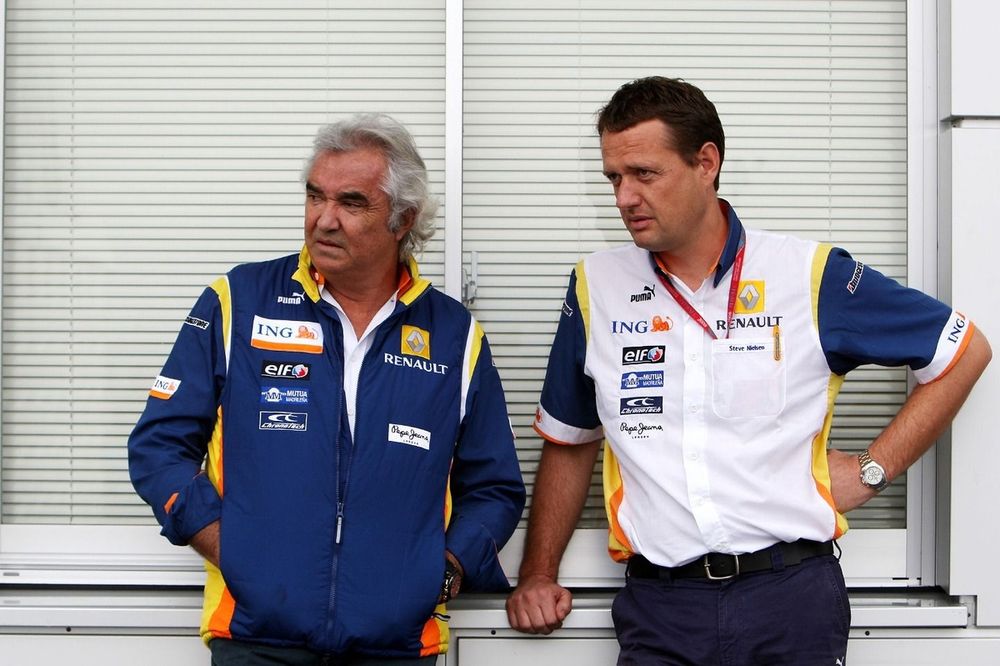 Flavio Briatore y Stevel Nielsen en la época de Renault en 2008
