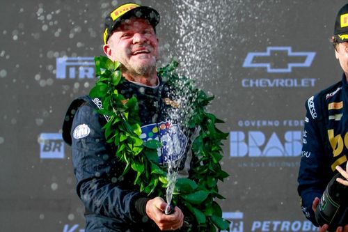 Rubens Barrichello es campeón de NASCAR Brasil a los 53 años