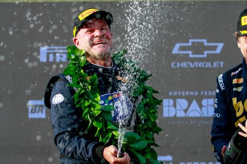 Intramontabile Rubens Barrichello: è Campione NASCAR in Brasile a 53 anni