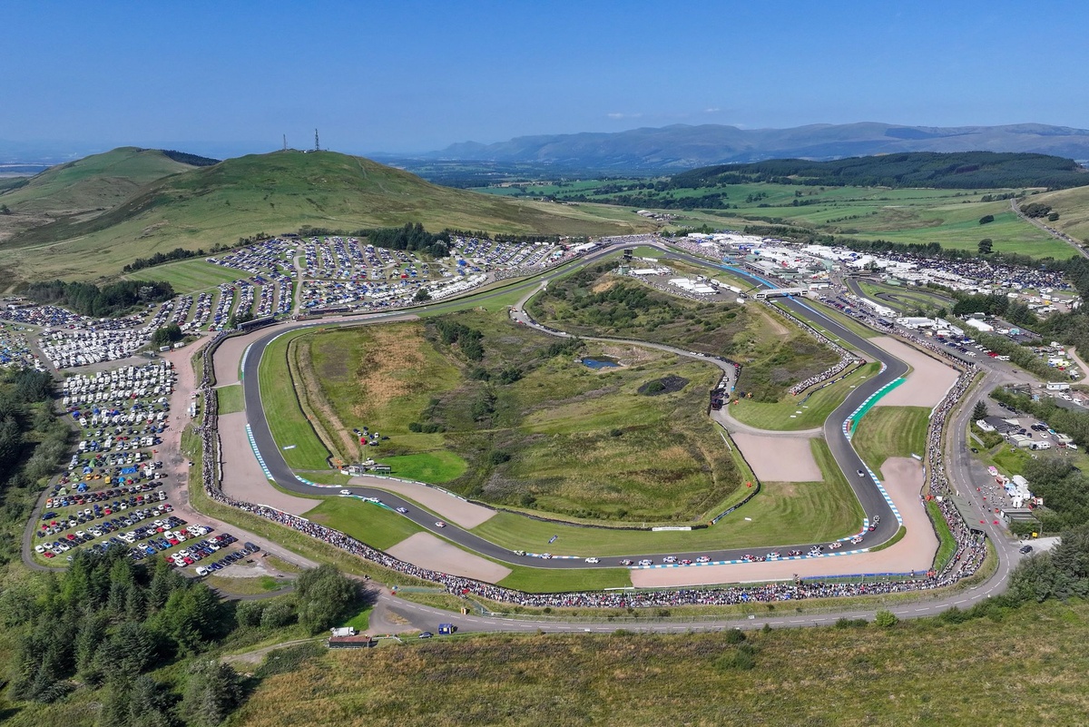 BTCC Knockhill: Morgan claims qualifying race win for Plato team