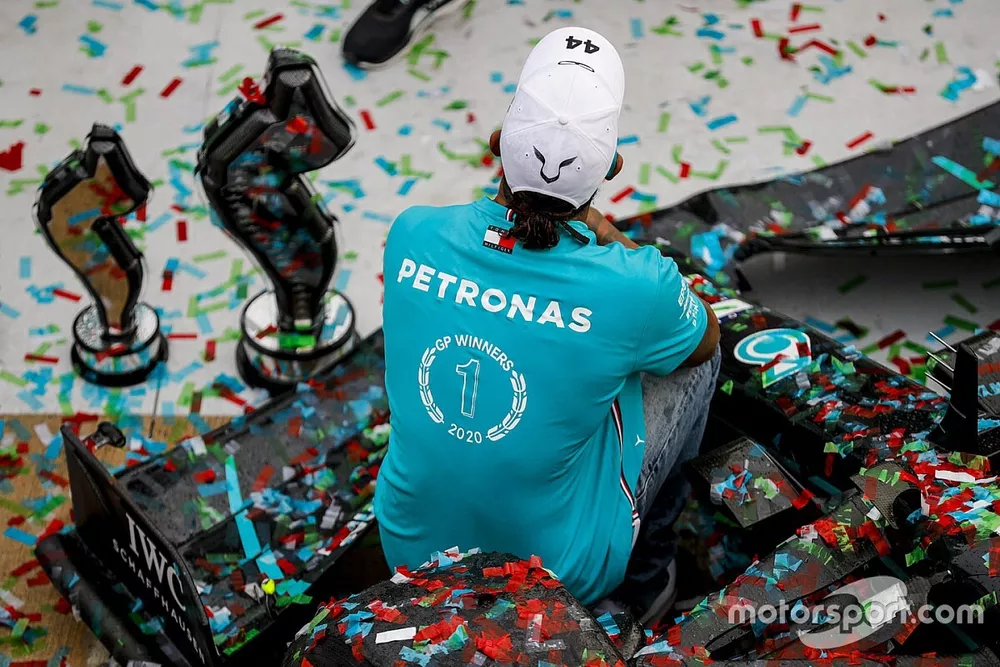 Race Winner Lewis Hamilton, Mercedes-AMG F1