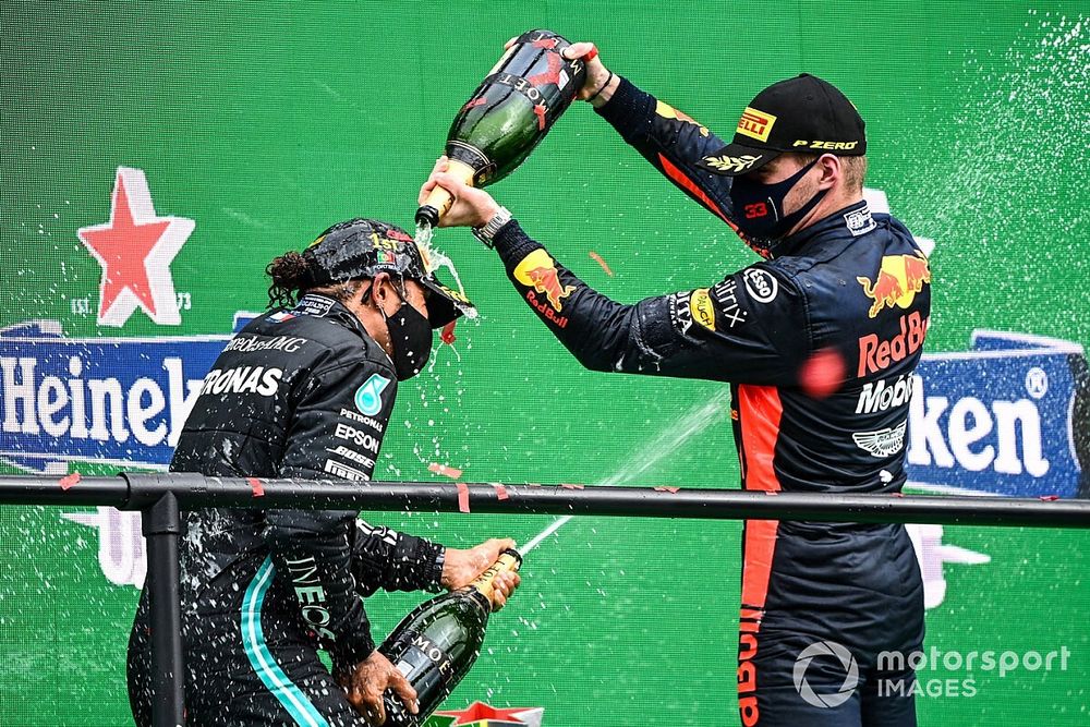 Podio: ganador de la carrera Lewis Hamilton, Mercedes-AMG F1, tercer lugar  Max Verstappen, Red Bull Racing