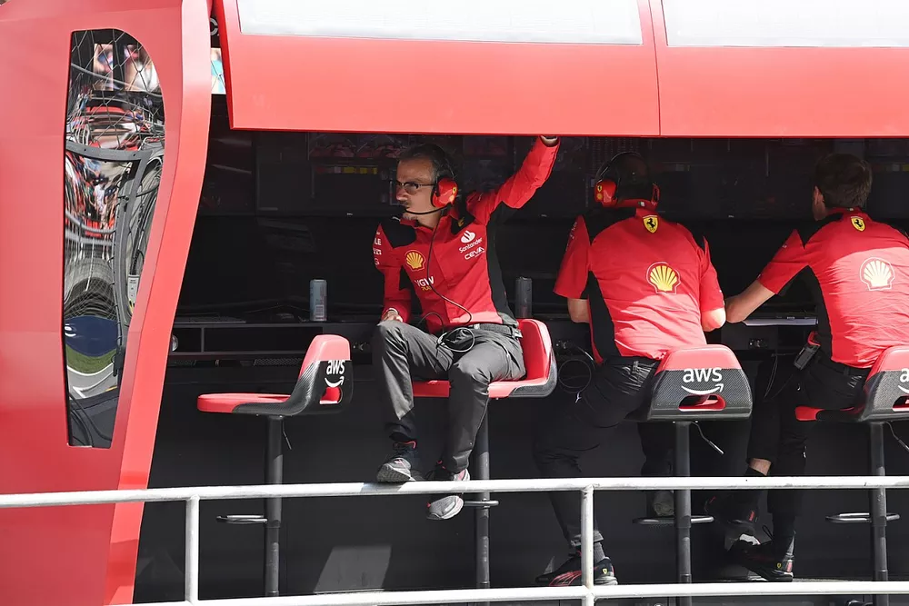 Laurent Mekies, Racing Director, Scuderia Ferrari, on the pit wall