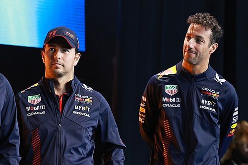 Horner: “Het is angstaanjagend om teamgenoot van Verstappen te zijn”