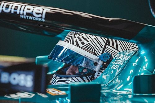 Vídeo: ¡Alonso se estrena como piloto 100% Aston Martin!