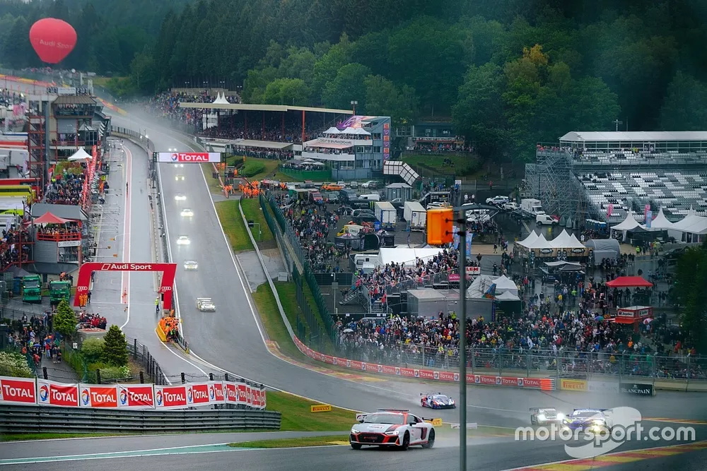 Safety car on track