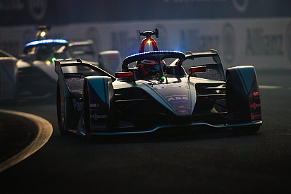 Jaguar, olası kesintilere rağmen Formula E'de devam edeceğini doğruladı