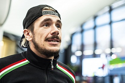 Riders "insane" to pay for grand prix seats - Redding