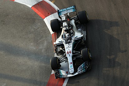 Hamilton pede para Mercedes adiantar melhorias para 2019