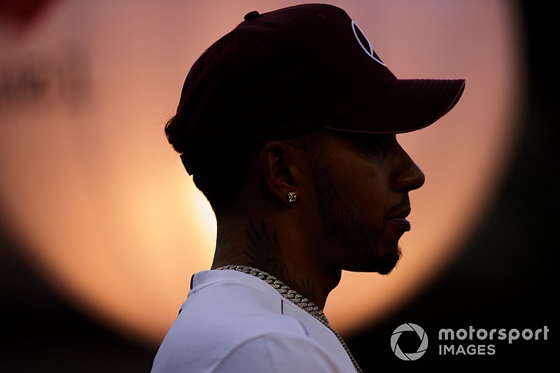 Hamilton vuole incontrare Todt per parlare della scuola dei bambini che corrono