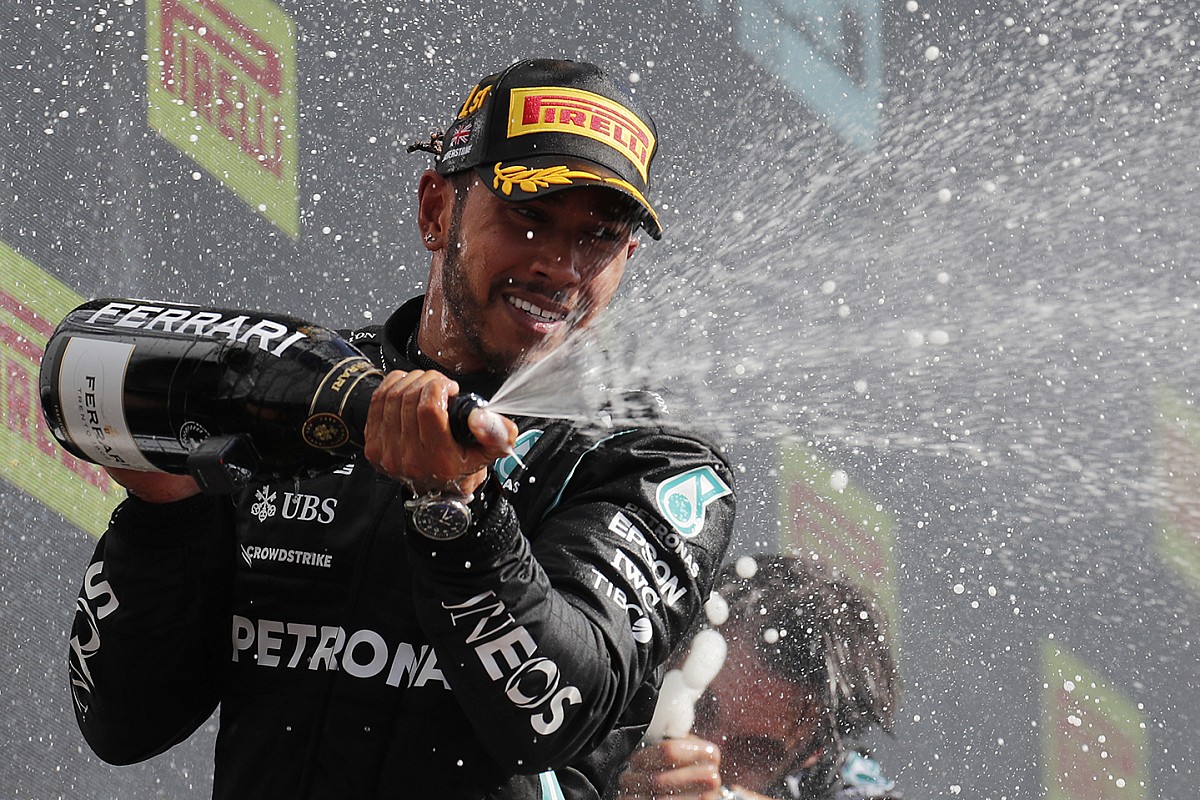 Verstappen slams Hamilton for "disrespectful" F1 win celebrations