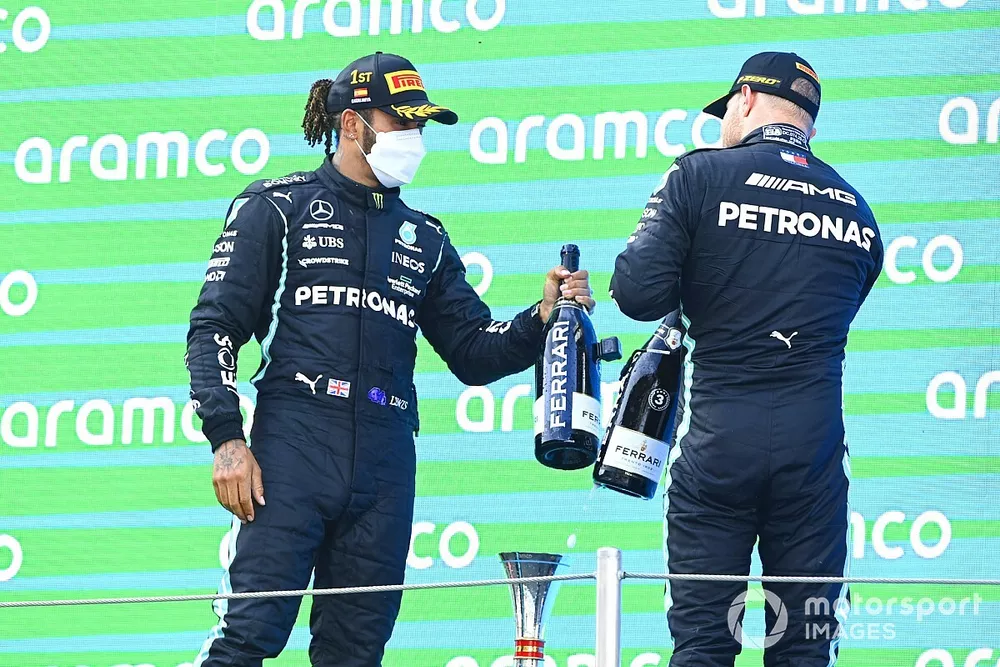 Podio: ganador de la carrera Lewis Hamilton, Mercedes, tercer lugar Valtteri Bottas, Mercedes