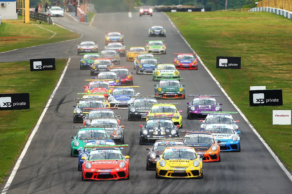 Largada Porsche Endurance Goi&acirc;nia