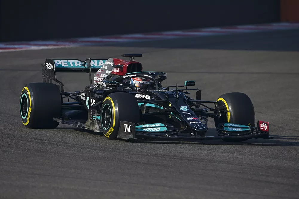 Nyck de Vries, Mercedes W12 