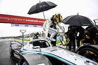 Mercedes explica el absurdo error que les cost&oacute; la pole en Valencia