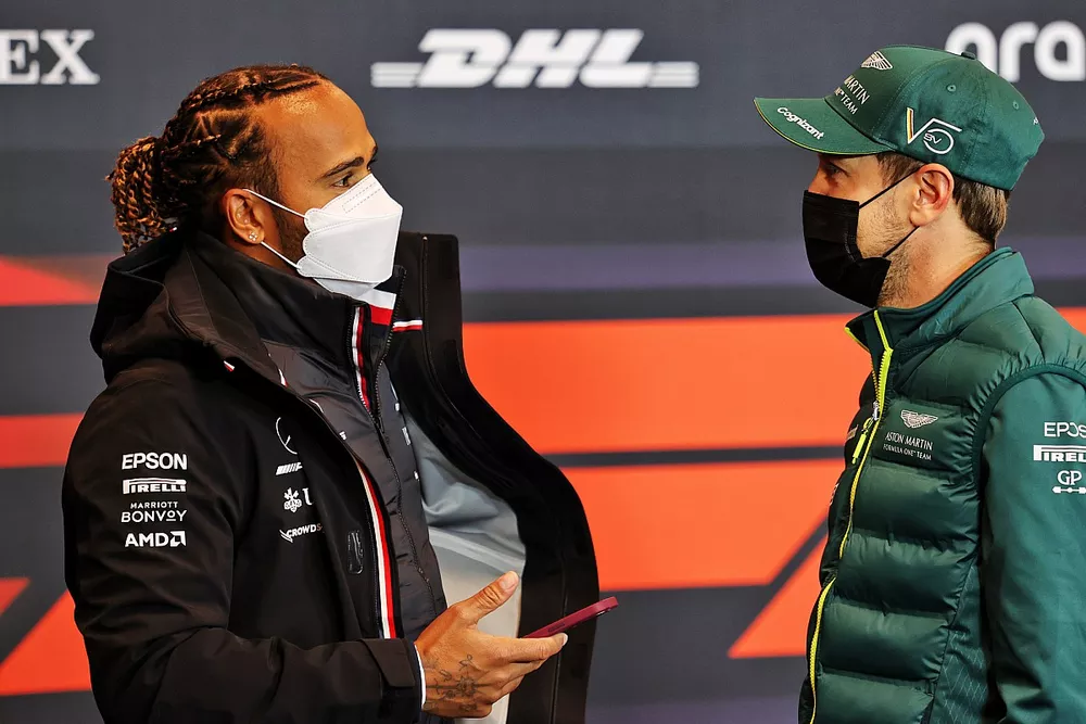 Lewis Hamilton, Mercedes et Sebastian Vettel, Aston Martin, en conf&eacute;rence de presse