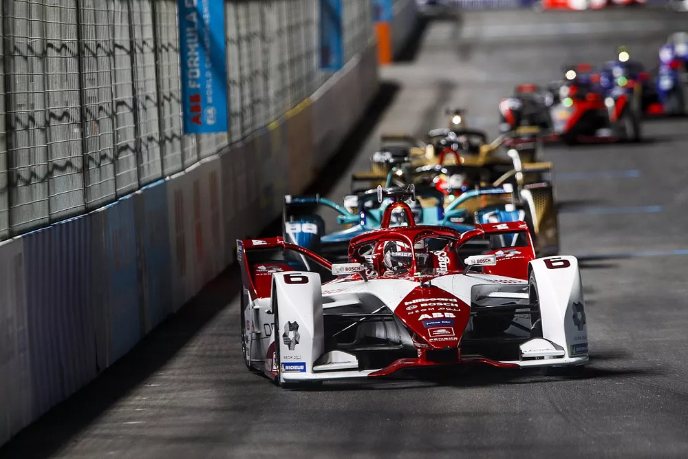Nico Muller, Dragon Penske Autosport, Penske EV-4, leads Tom Blomqvist, NIO 333, NIO 333 001, and Jean-Eric Vergne, DS Techeetah, DS E-Tense FE20