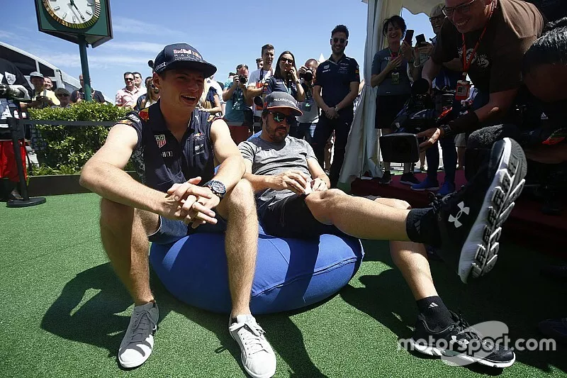 Max Verstappen, Red Bull Racing, Fernando Alonso, McLaren