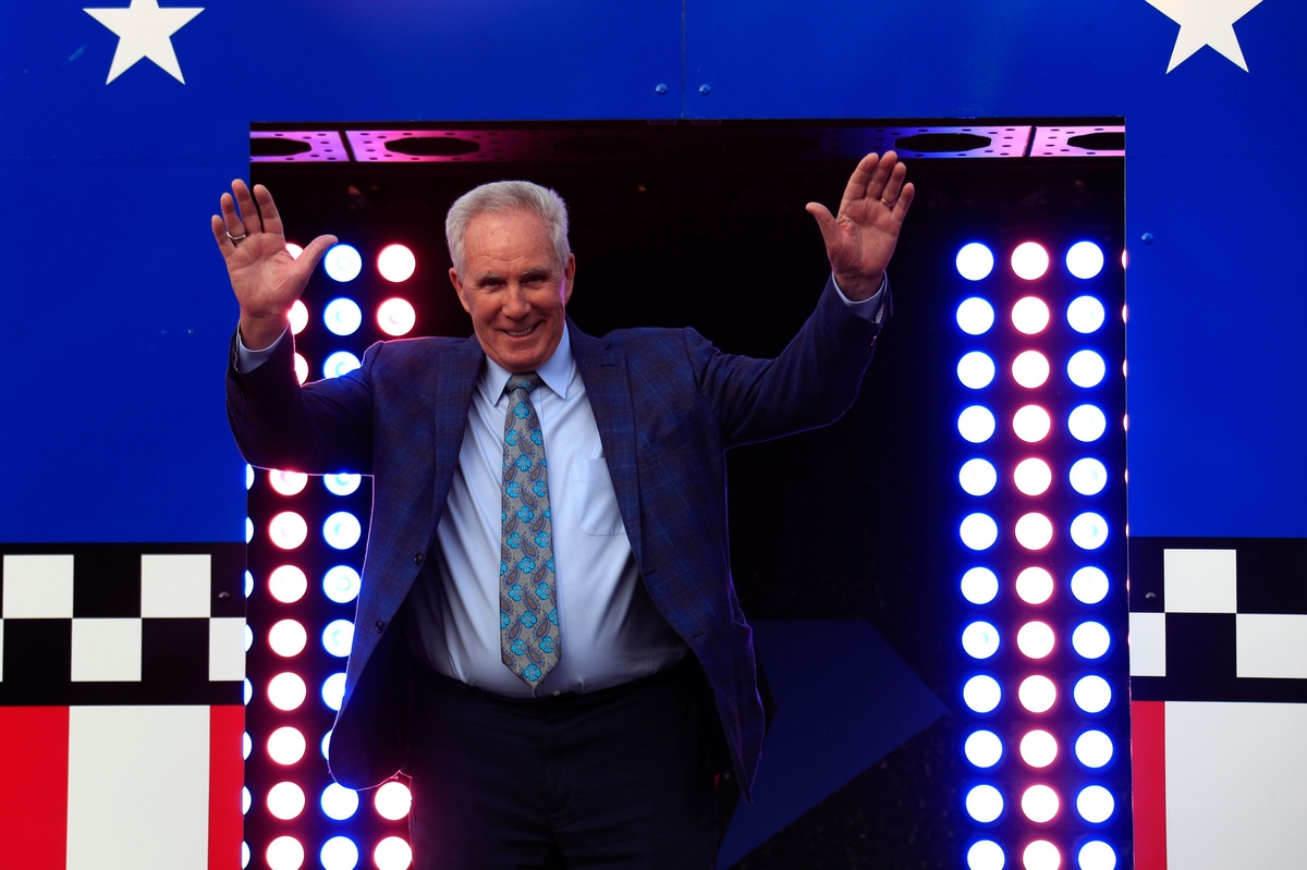 NASCAR legend Darrell Waltrip stepping away from public life due to FTD diagnosis - Motorsport.com