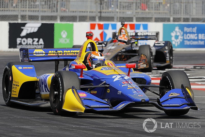 Long Beach Indycar Rossi Leads In Fp2 Sato Crashes