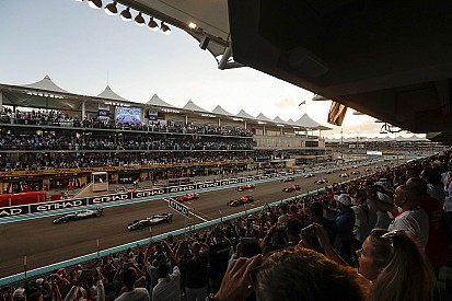 Formula 1, 2018'de yarışların 15:10'da başlamasını planlıyor