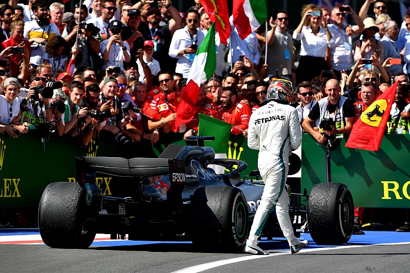 Dupla onboard videó a Hamilton-Räikkönen afférról