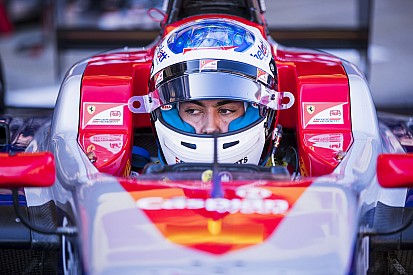 Алези выиграл дождевой спринт GP3 в Барселоне
