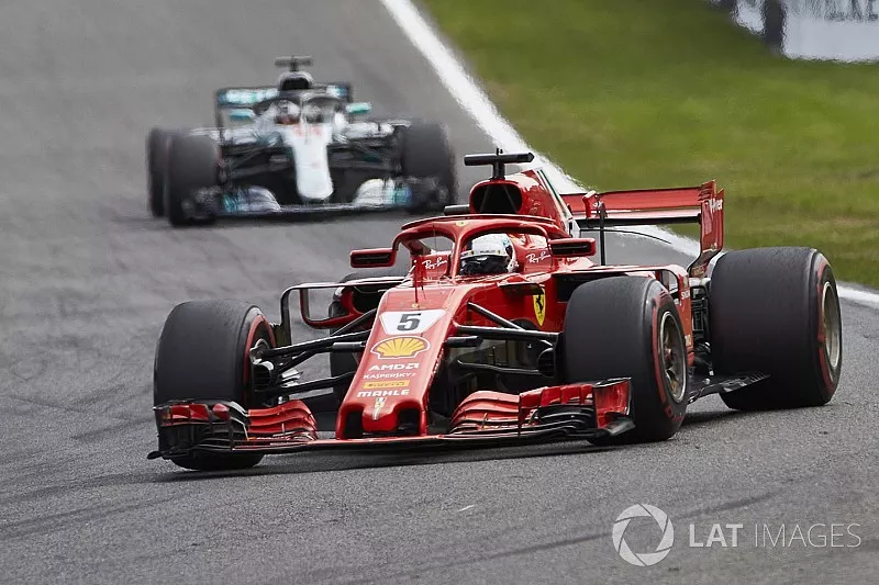 Sebastian Vettel, Ferrari SF71H, y Lewis Hamilton, Mercedes AMG F1 W09