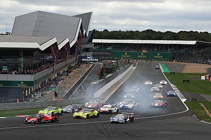 Silverstone, 4° Ora: Porsche, Ferrari, Ford sul filo di lana in GTE PRO