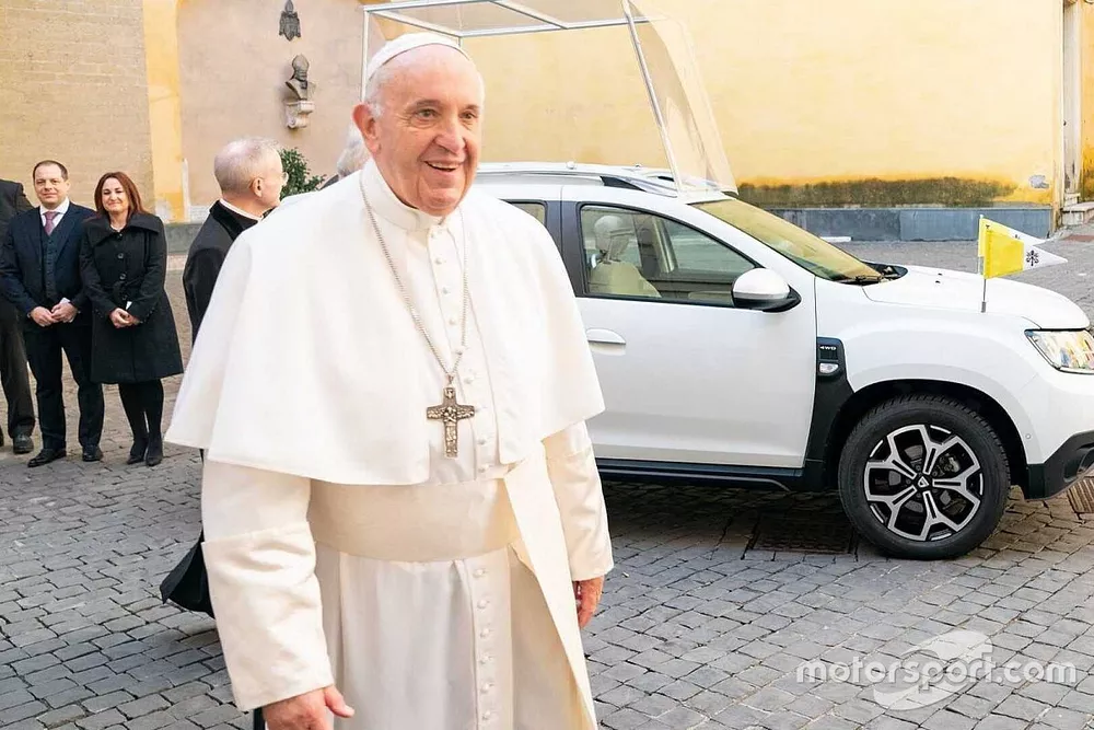 El nuevo Dacia Duster del Papa Francisco