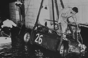 GP de Mónaco 1955 de F1: una caída al agua premonitoria, y el estreno del 44