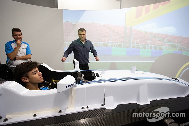Vídeo: el duelo Carretón-Rowland en el simulador de Williams F1