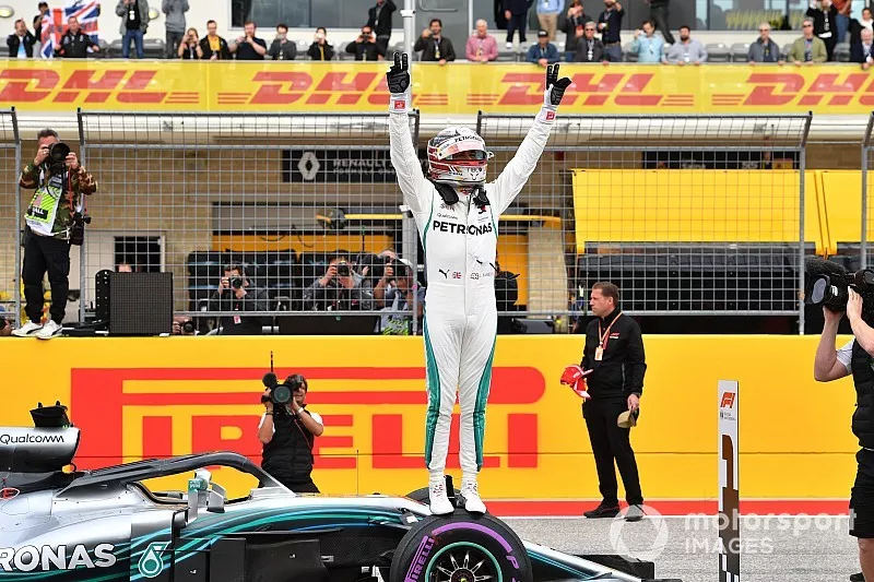 Ganador de la pole Lewis Hamilton, Mercedes AMG F1 W09