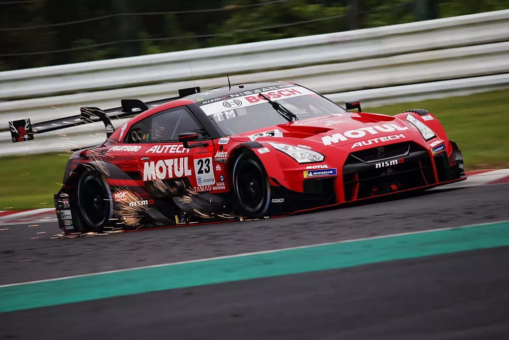 #23 MOTUL AUTECH GT-R