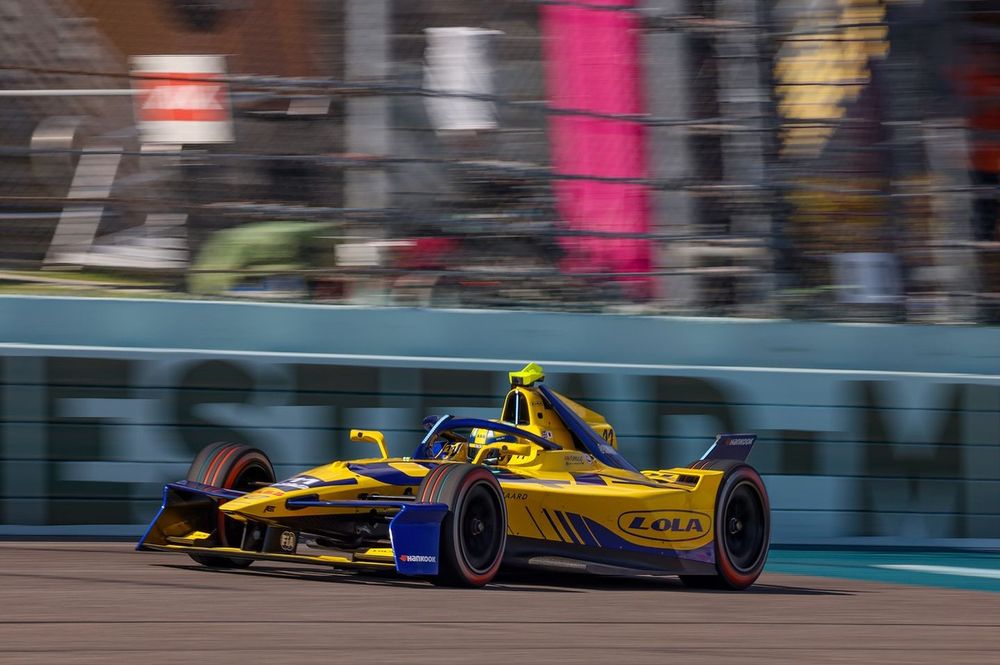 Lucas di Grassi Lola Yamaha ABT Formula E Team Lola-Yamaha T001 on track