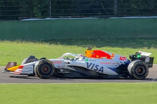 F1: Racing Bulls realiza dia de filmagens em Ímola com Hadjar, Lawson e Lindblad