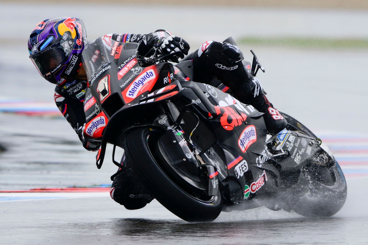 How Jorge Martin's first day back with Aprilia in MotoGP went