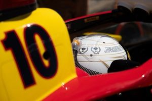 Fotos: Alex Palou estrena casco de campe&oacute;n para despedir la IndyCar 2025